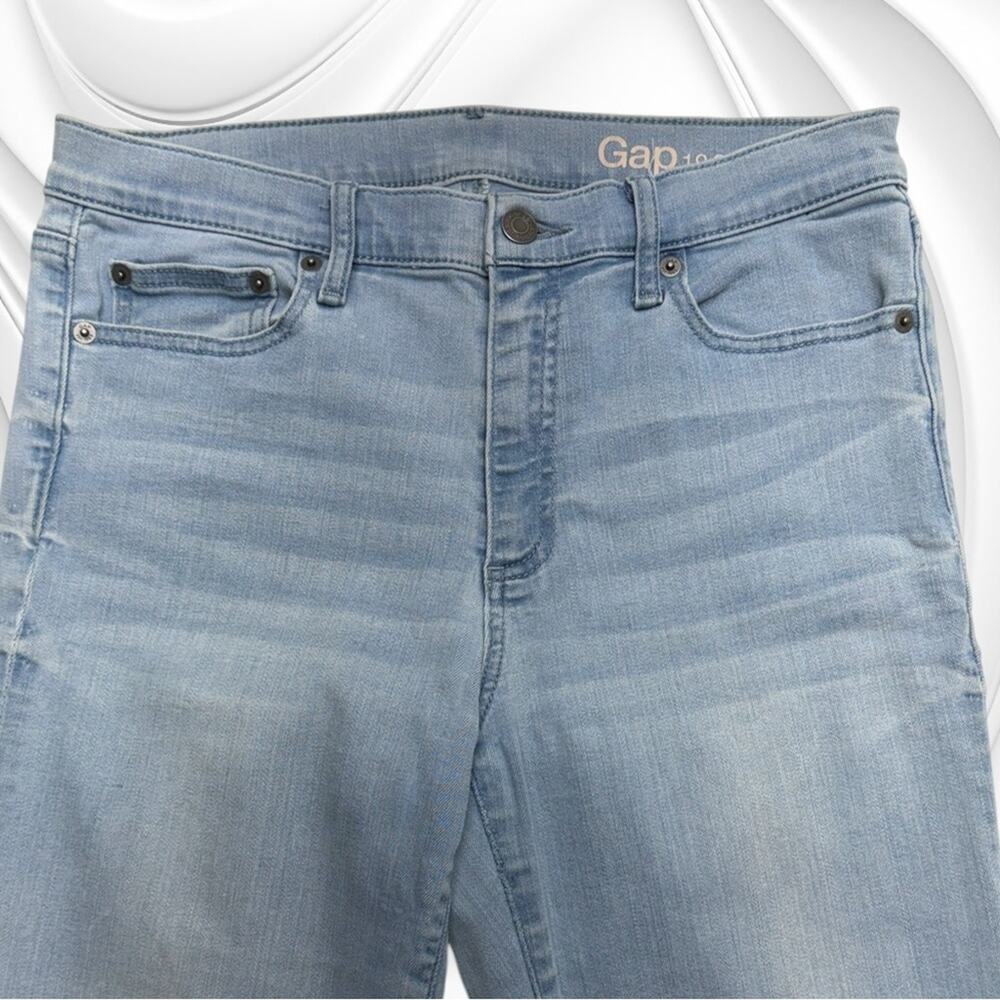 GAP Women’s 30 Faded Ankle Blue Jeans